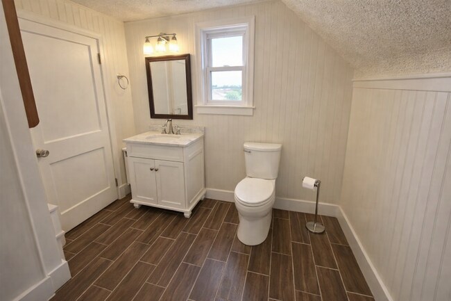 Building Photo - 1128 Ridge Rd