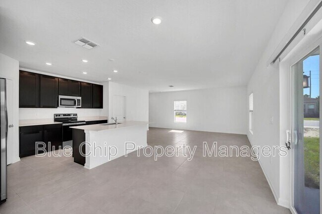 Building Photo - 2209 Aquifer Ln