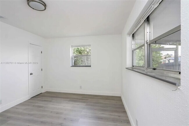 Building Photo - 4421 NW 34th Ct