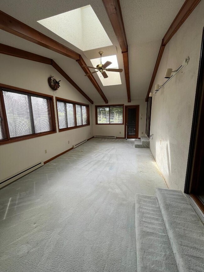 Building Photo - 2223 Pinecroft Rd