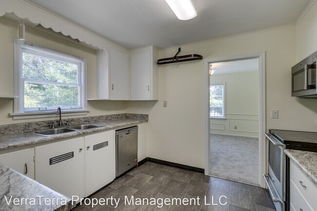 Building Photo - 3 br, 2 bath House - 7658 NE 12th St