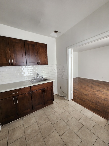 Building Photo - 615 Normandie Ave
