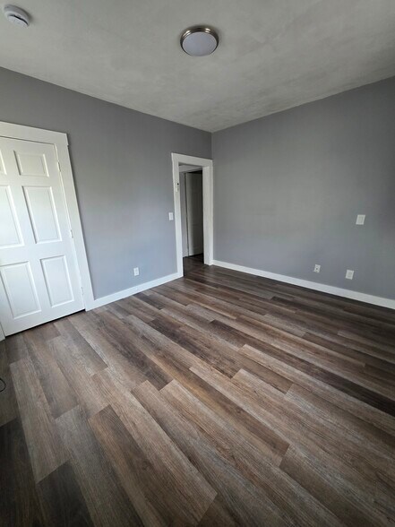 Living room - 161 4th St