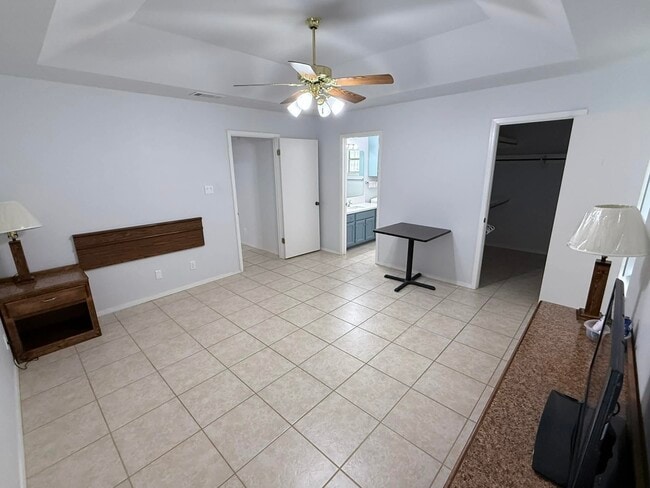 Building Photo - 1709 Kingwood Dr