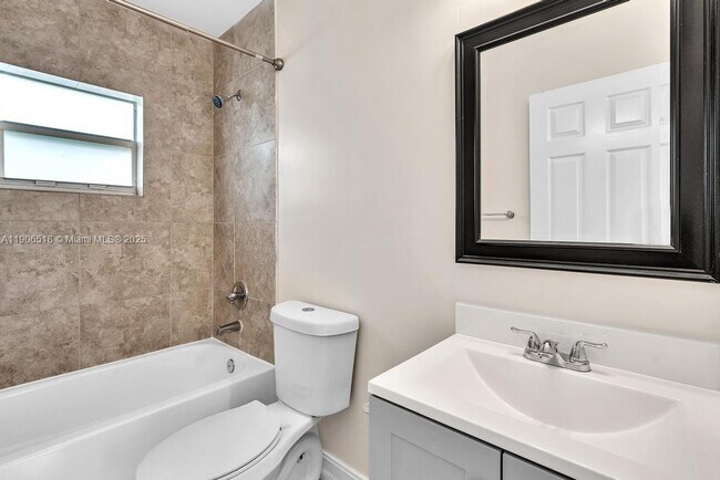 Building Photo - 1315 NW 2nd St