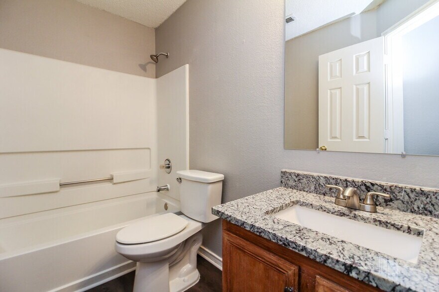 Building Photo - 320 Capricorn St