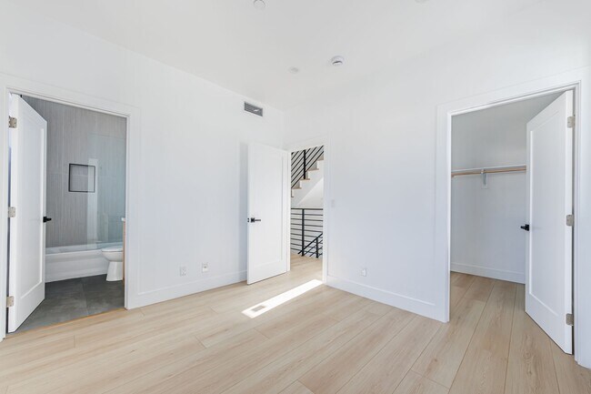 Building Photo - 13463 Beach Ave