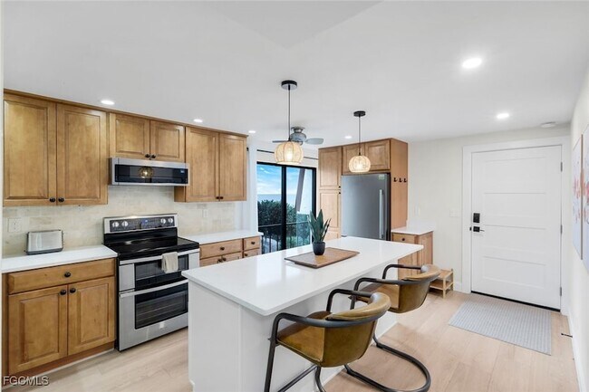 Building Photo - 2445 W Gulf Dr