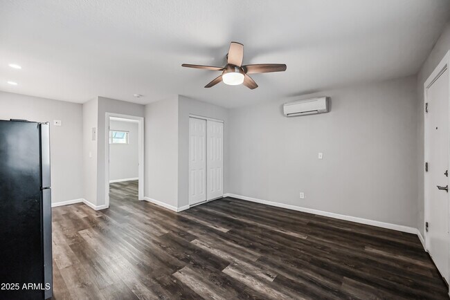 Building Photo - 3025 N 32nd St