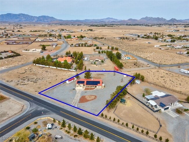 Building Photo - 1800 Red Rock Dr