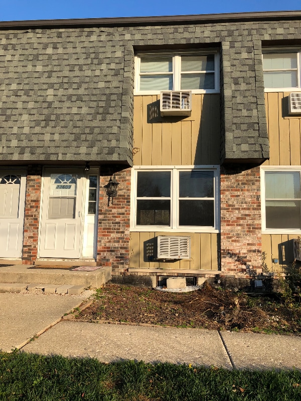 Building Photo - 33609 N Evergreen Dr