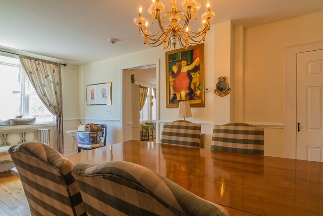 Building Photo - 313 High St