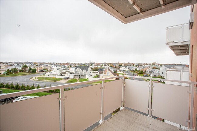 Building Photo - 2 Richmond Rd