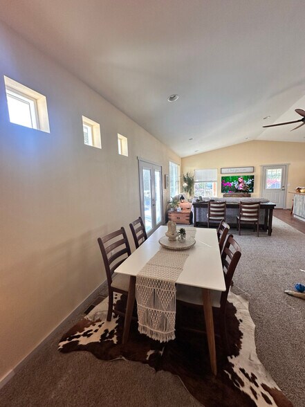 Building Photo - 5634 Locust Ln