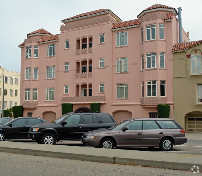 Building Photo - 3740 Fillmore St