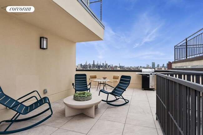 Building Photo - 760 Metropolitan Ave