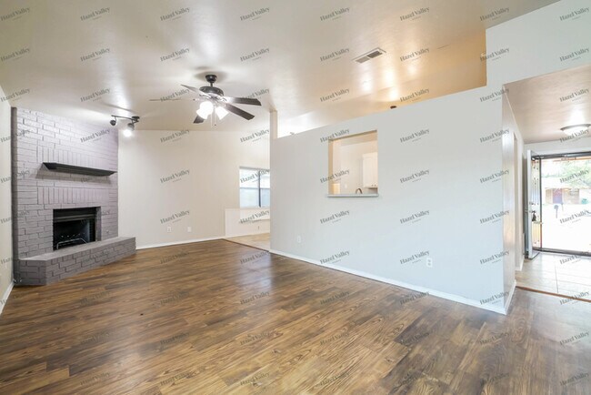 Building Photo - 1708 Garcia Ave