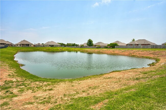 Building Photo - Charming 3-Bedroom Home with 3-Car Garage in Moore!