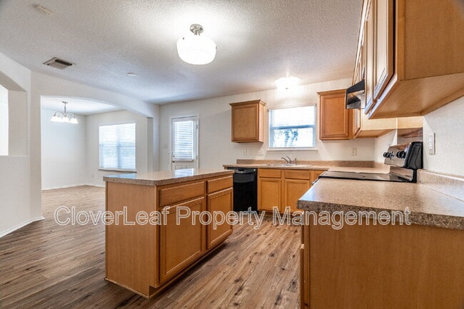 Building Photo - 446 S Water Ln