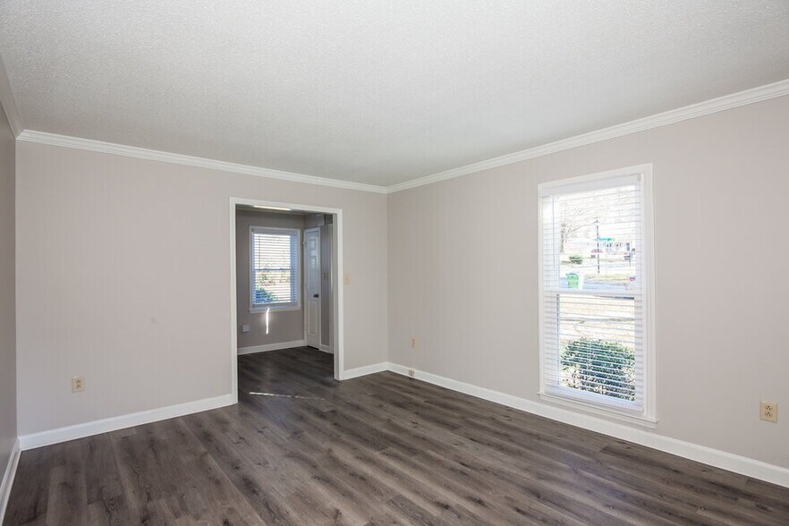 Building Photo - 9313 Fairmead Dr