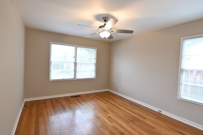 Building Photo - 470 MacArthur Ave