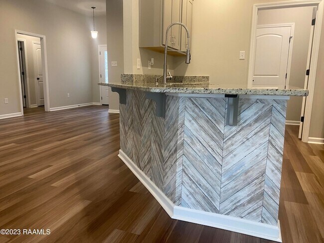 Building Photo - 204 Sparkling Meadows Ln