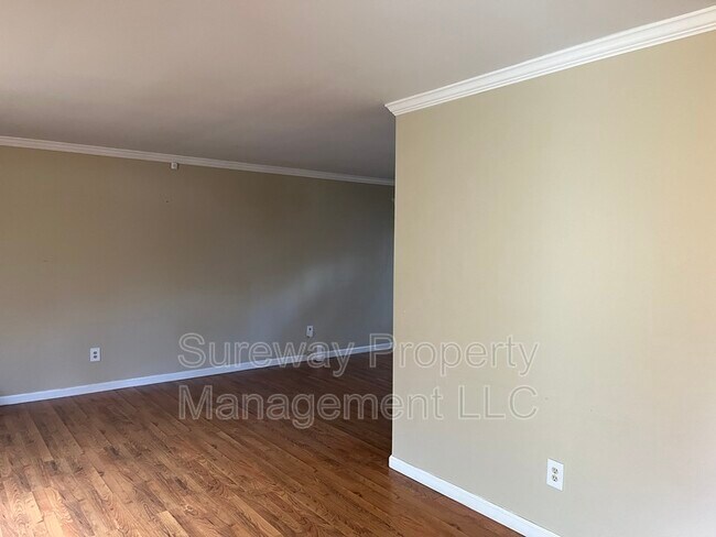 Building Photo - 534 Pardee Blvd