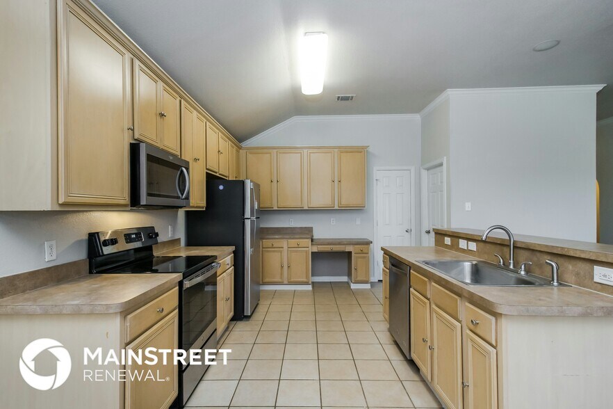 Building Photo - 2520 Castle Pines Dr