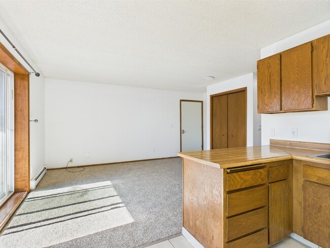 Building Photo - 614 Ouida Way