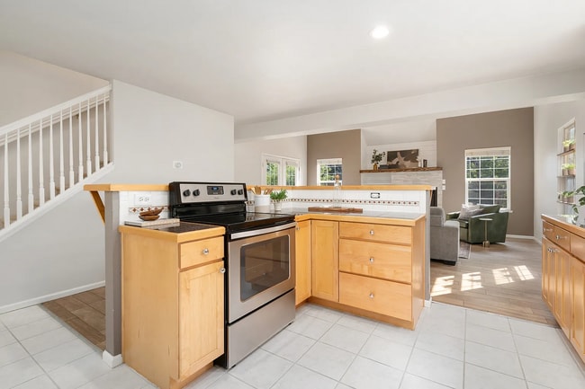 Building Photo - 2908 Des Moines Dr