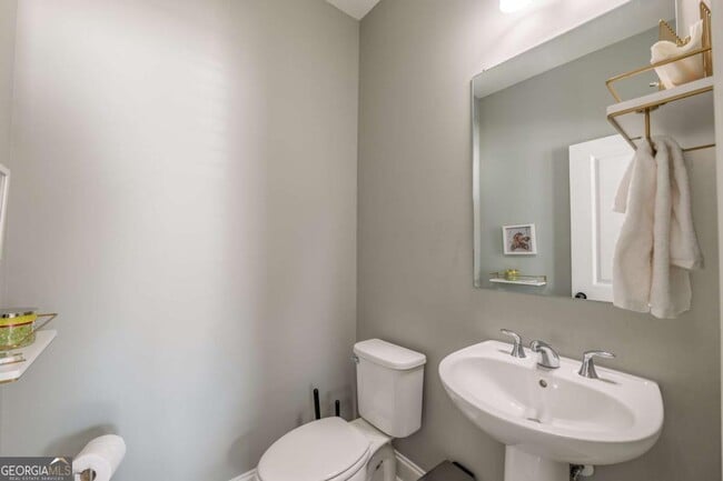 Building Photo - 313 Skylar Way SE