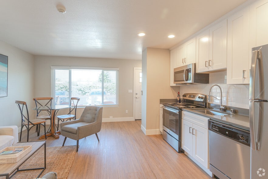 1BR, 1BA - 480SF - Access @ Rohnert Park