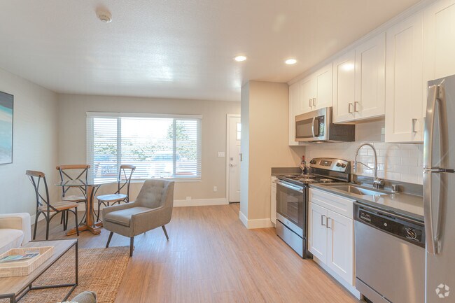 1 BR,1 BA 480SF - Access @ Rohnert Park