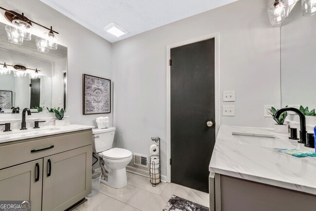 Building Photo - 3870 Northpoint Dr