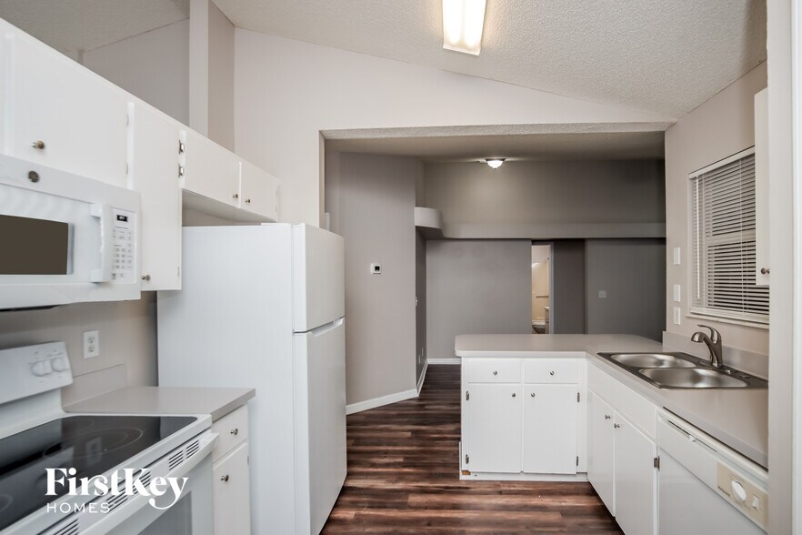 Building Photo - 946 Black Coral Ave NW