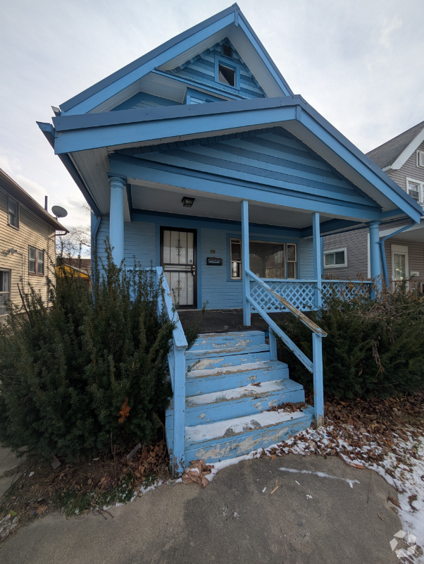 Building Photo - 1661 W Bancroft St