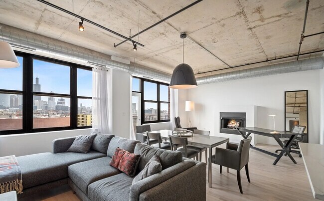 Building Photo - 6 S Laflin St
