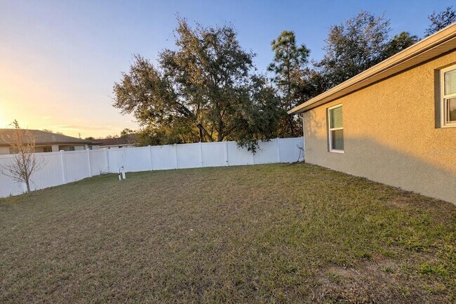 Building Photo - 5223 Kingsman Ave