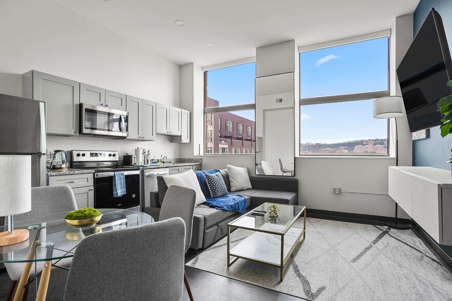 Building Photo - 800 Penn Ave