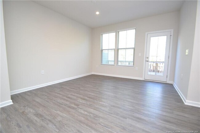 Building Photo - 1248 Channing Park Cir