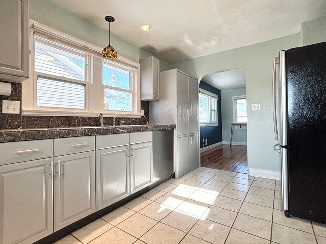 Building Photo - Charming Home in Salt Lake City!