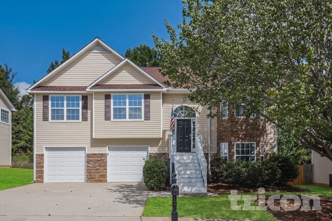 Building Photo - 1420 Buckingham Pl