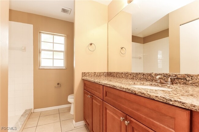 Building Photo - 15619 Sunny Crest Ln