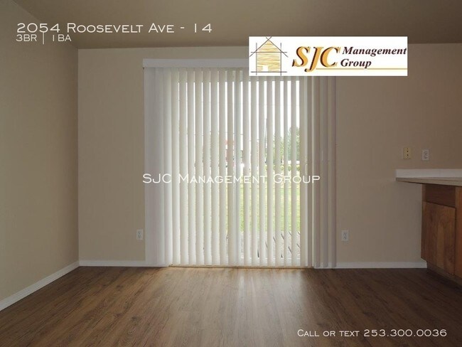 Building Photo - 2054 Roosevelt Ave
