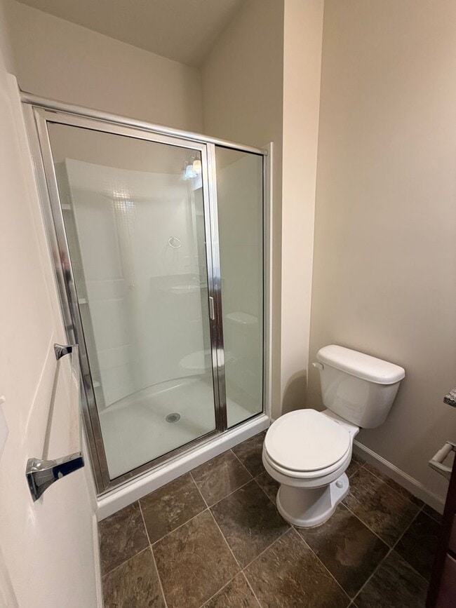 Building Photo - 15545 Westmoor Ave