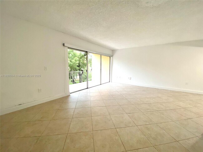Building Photo - 9371 Fontainebleau Blvd