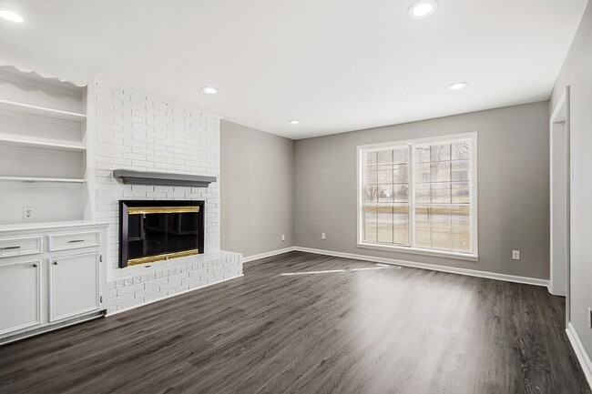 Building Photo - 6 Lisa Ct