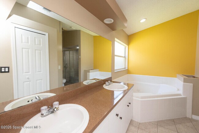 Building Photo - 7033 Hammock Trace Dr