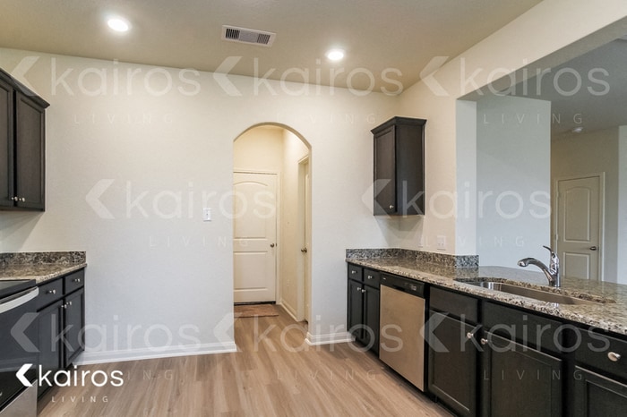 Building Photo - 8411 Hannah Rd