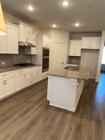 Building Photo - 5534 Capilano Ct